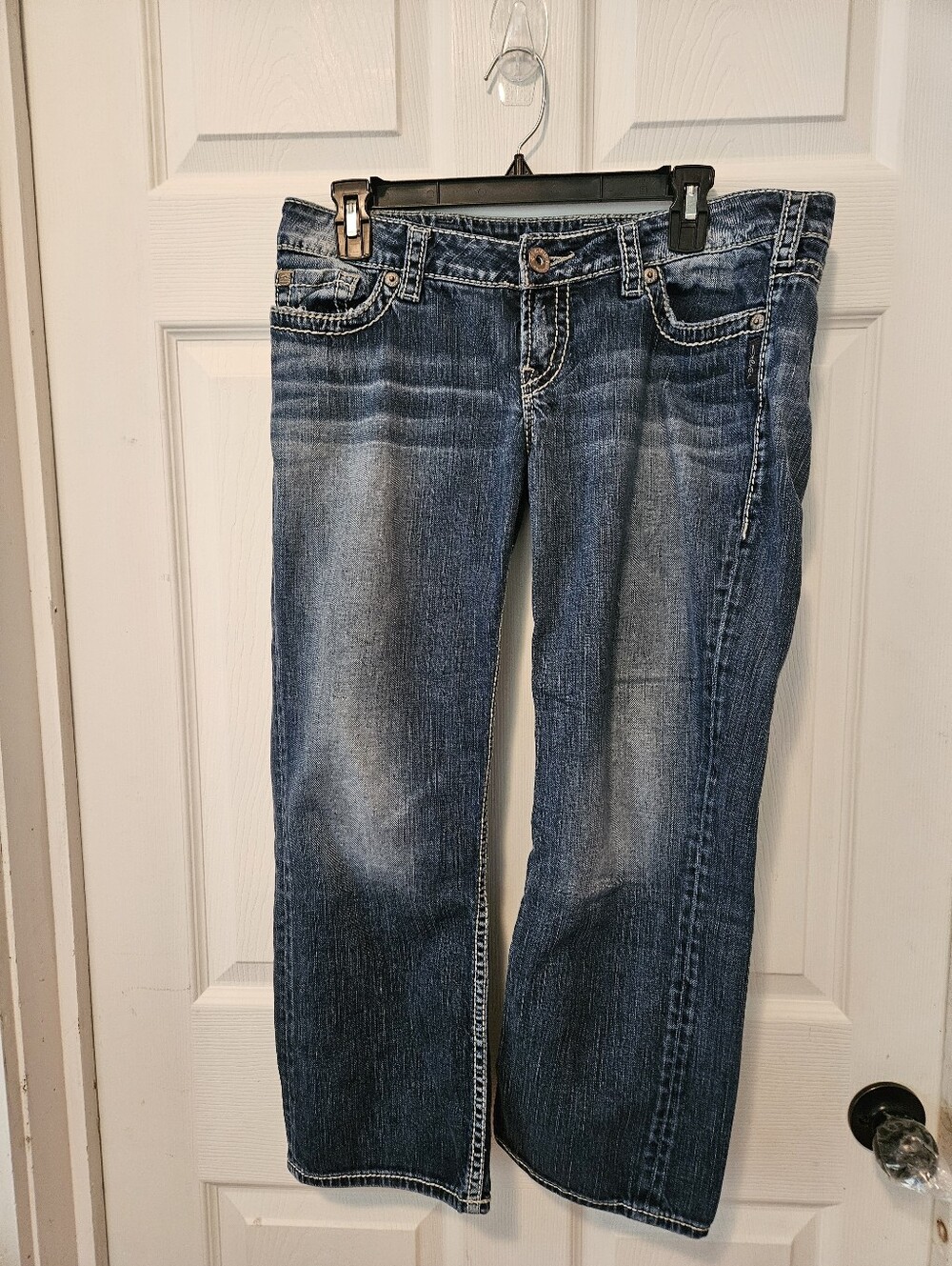 Women’s Mid-Rise Blue Wash Jeans